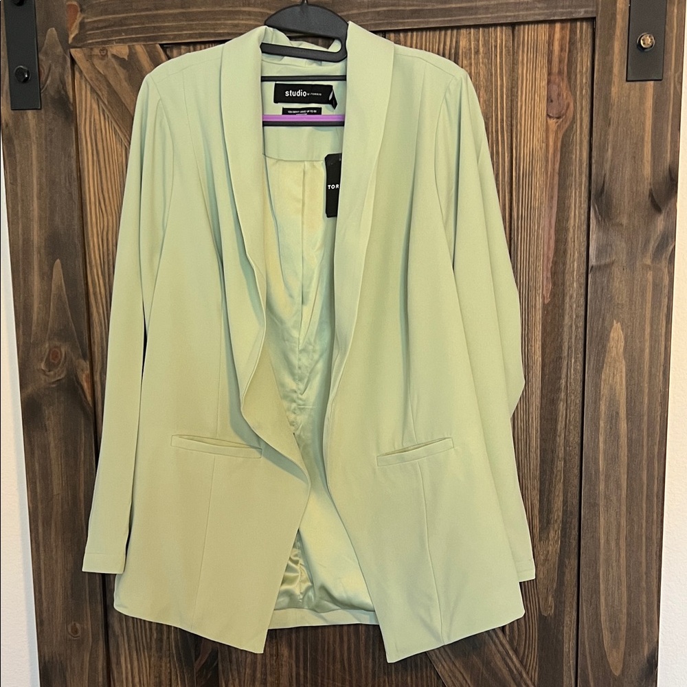 Spring Green Women's Blazer Torrid size 0 new with tags working pockets